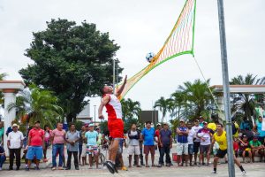 Parque Central fue testigo del emocionante inicio del Campeonato de Ecuavoley