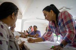 Capacitan a productores de cacao en Chone para que se adaptan al cambio climático