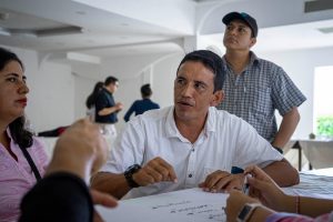 Capacitan a productores de cacao en Chone para que se adaptan al cambio climático