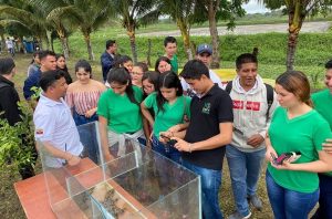 La Segua recibe a decenas de estudiantes y visitantes por el Día de los Humedales