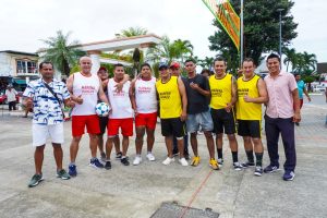 Parque Central fue testigo del emocionante inicio del Campeonato de Ecuavoley