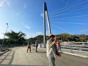 El puente 7 de Agosto está quedando Papelito