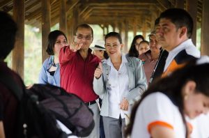 La Segua recibe a decenas de estudiantes y visitantes por el Día de los Humedales