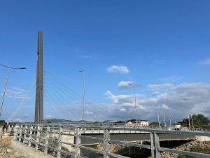 El puente 7 de Agosto está quedando Papelito