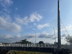 El puente 7 de Agosto está quedando Papelito