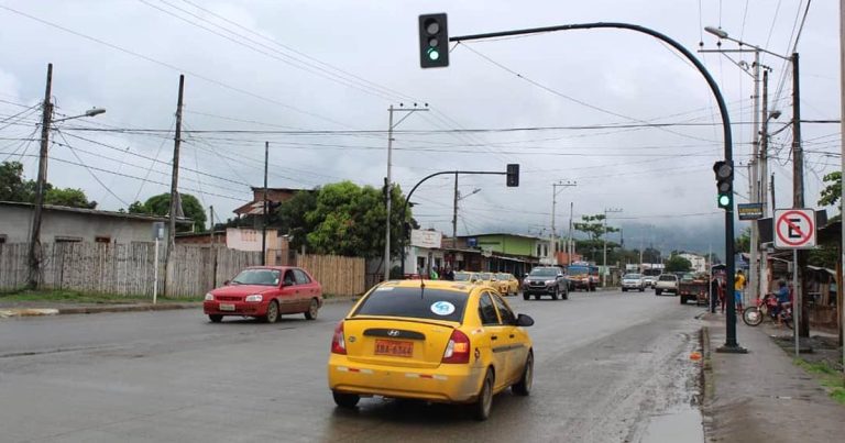 Vecinos de la ciudadela Mario Loor están más seguros con pantallas de semáforos