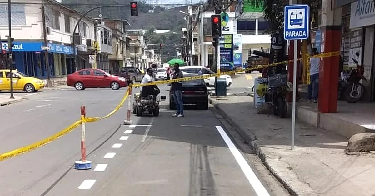 Satisfacción en usuarios y transportistas por 34 nuevas paradas de buses. Satisfacción en usuarios y transportistas por 34 nuevas paradas de buses.