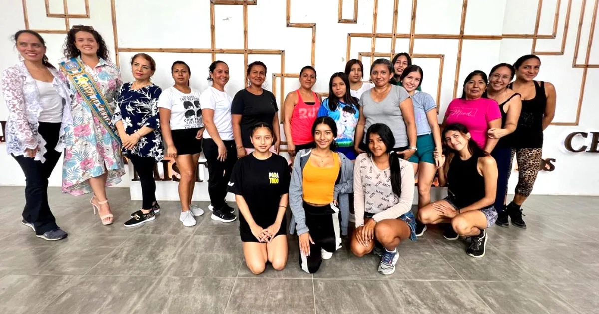 Mujeres empoderadas a través del arte Mujeres empoderadas a través del arte