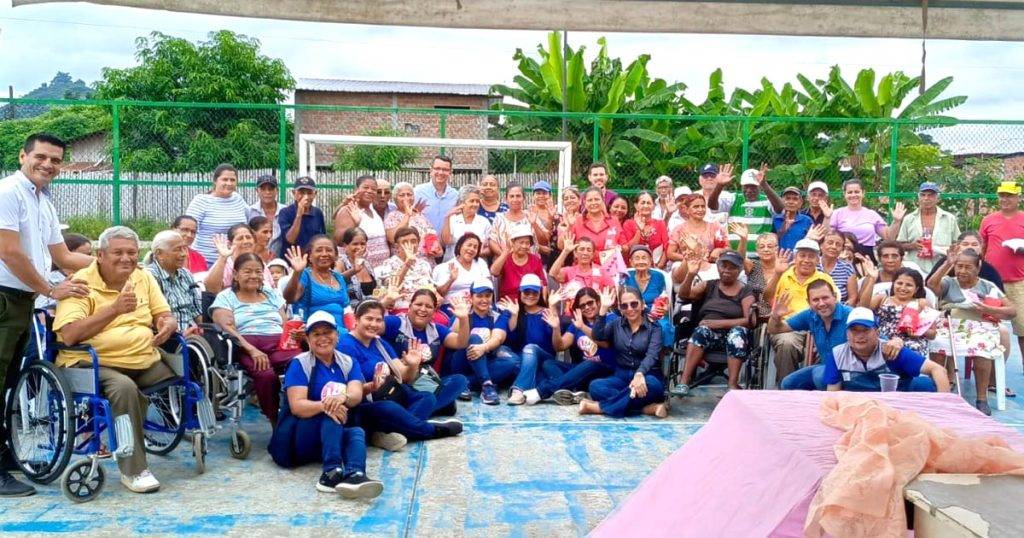 Madres del programa Chone Incluyente son homenajeadas en un emotivo evento