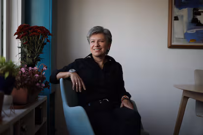 Claudia López: “La candidatura y la presidencia son solo un paso para construir la socialdemocracia colombiana” Claudia López: “La candidatura y la presidencia son solo un paso para construir la socialdemocracia colombiana”