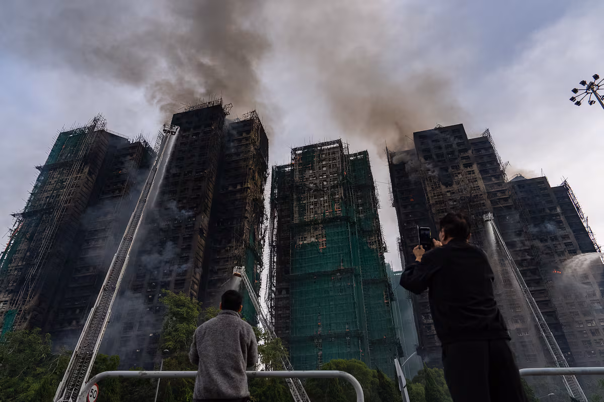 Ascienden a 65 los muertos en el incendio de un complejo residencial en Hong Kong Ascienden a 65 los muertos en el incendio de un complejo residencial en Hong Kong