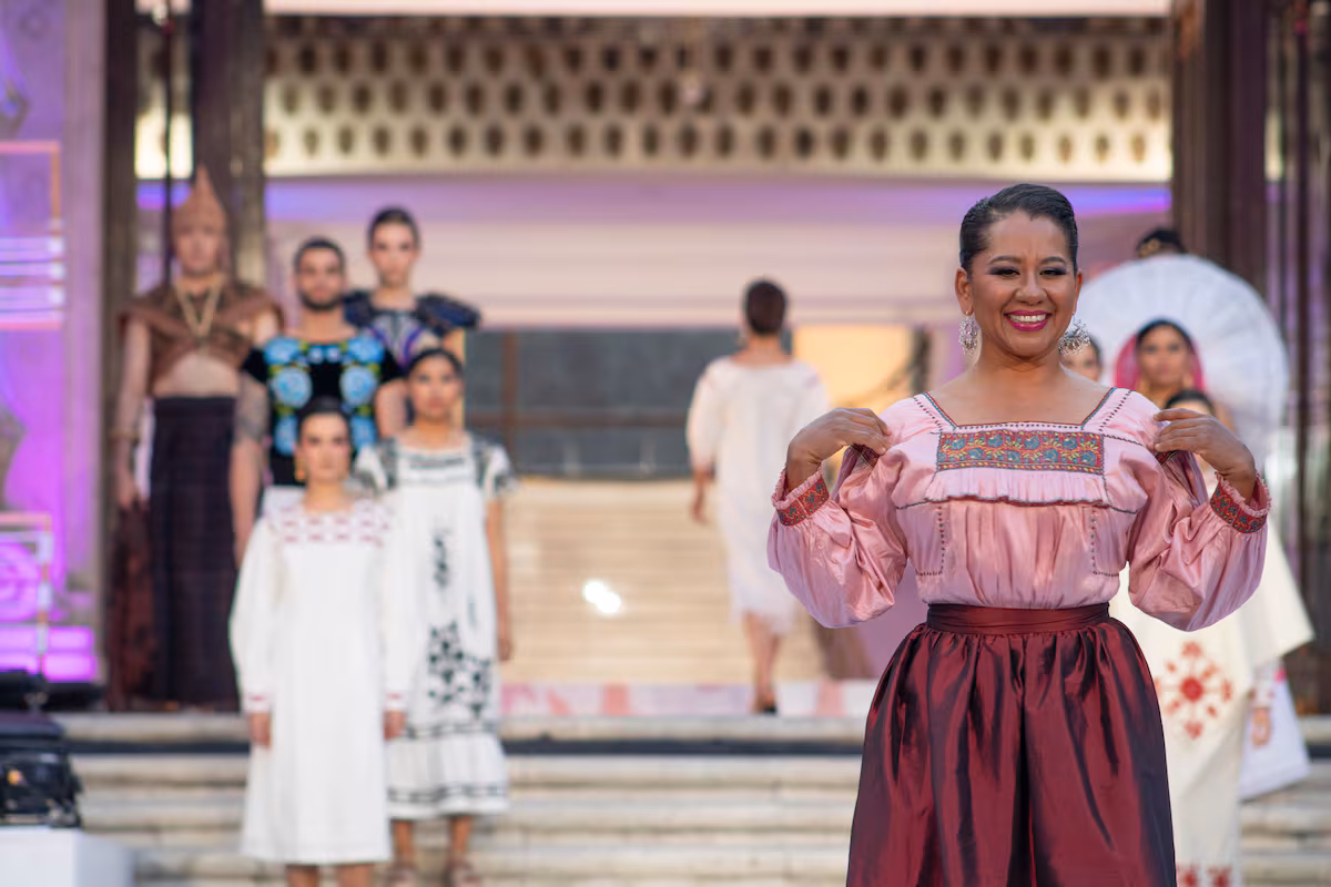 Cientos de artesanos mexicanos aterrizan en Los Pinos para dar a conocer la diversidad cultural EL PAÍS