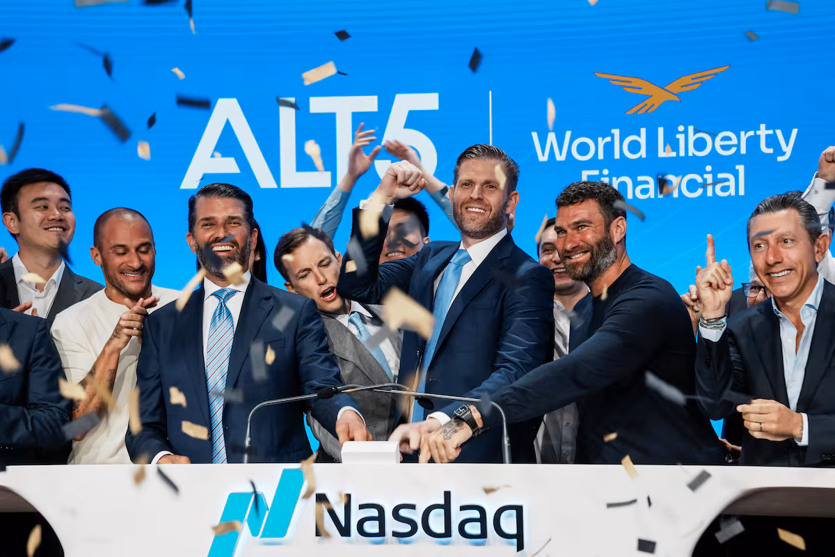 Crypto market crash hits Trump family, wiping out $1 billion of their fortune EL PAÍS