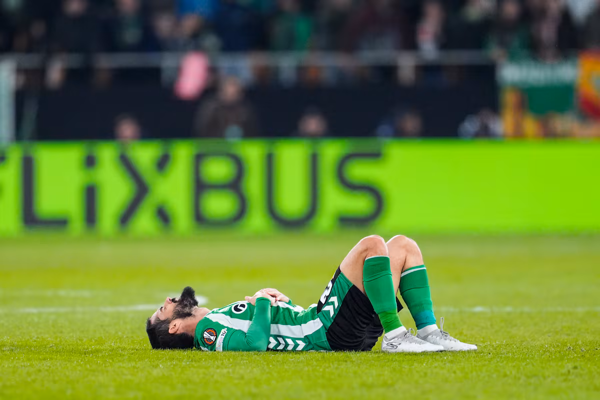 El Betis derrota al Utrecht, pero pierde a Isco Betis