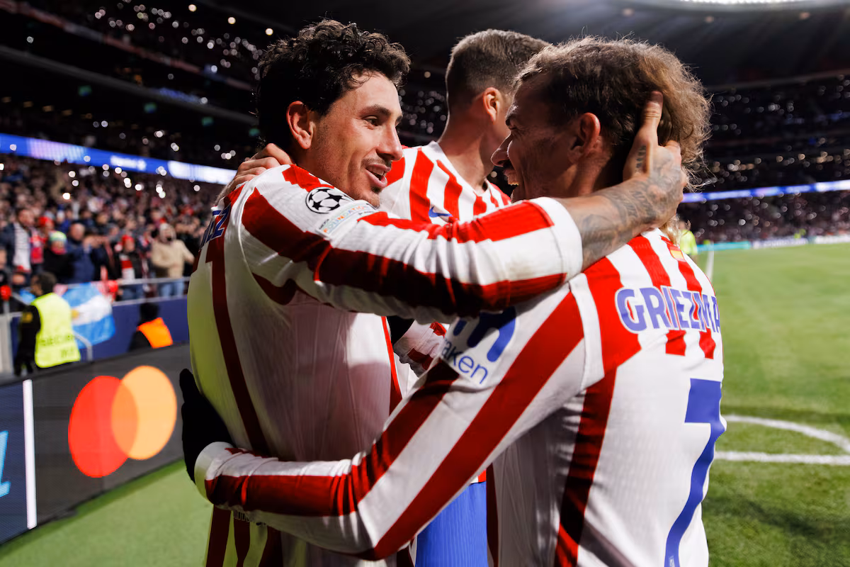 El cabezazo de Giménez para revivir el laboratorio de Simeone EL PAÍS