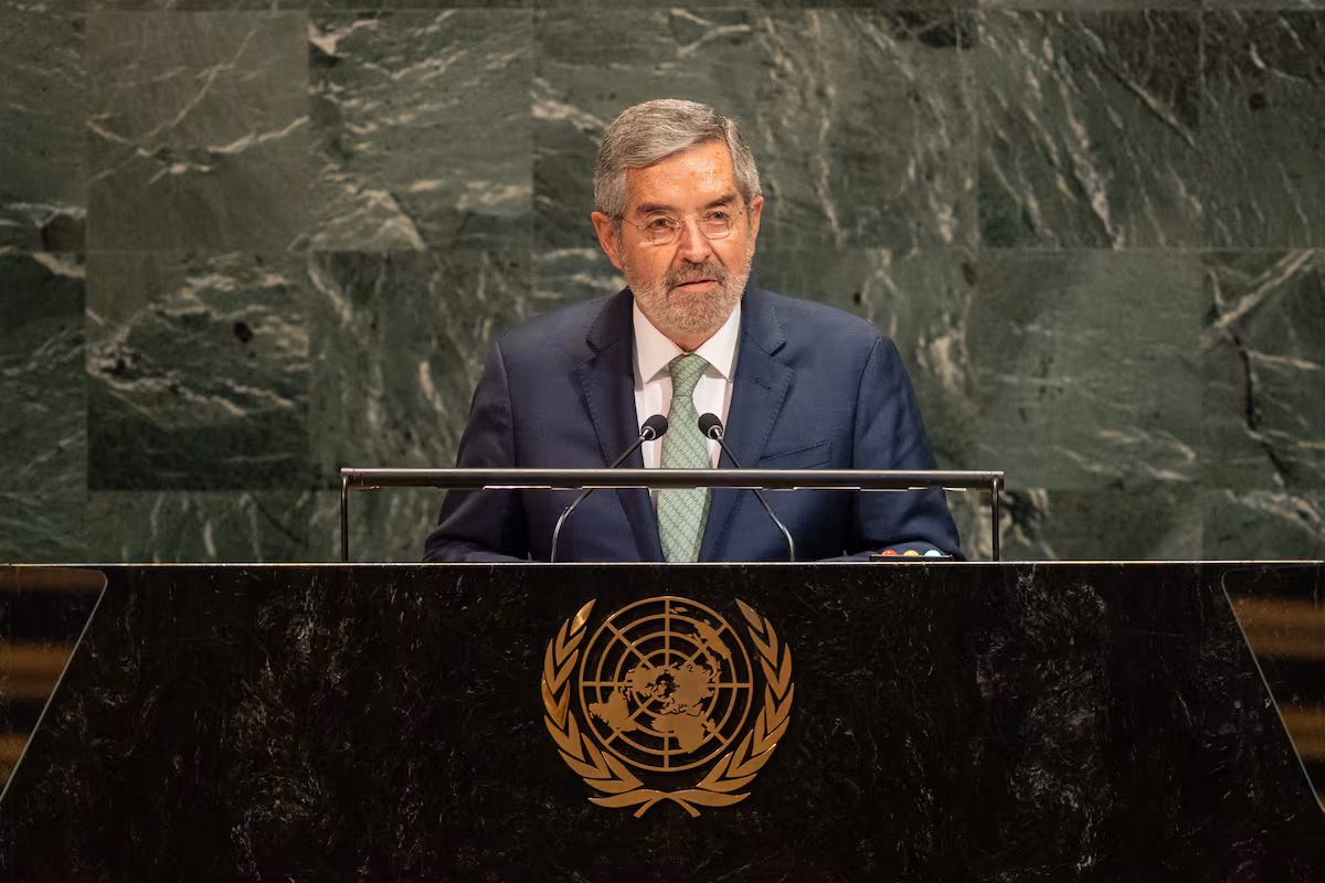 El canciller mexicano, Juan Ramón de la Fuente, pide licencia temporal para someterse a una operación de columna EL PAÍS