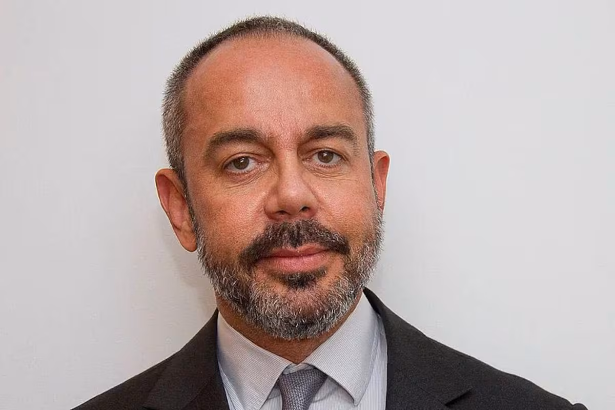 El consejero díscolo del Sabadell dimite tras haber apoyado la opa del BBVA EL PAÍS