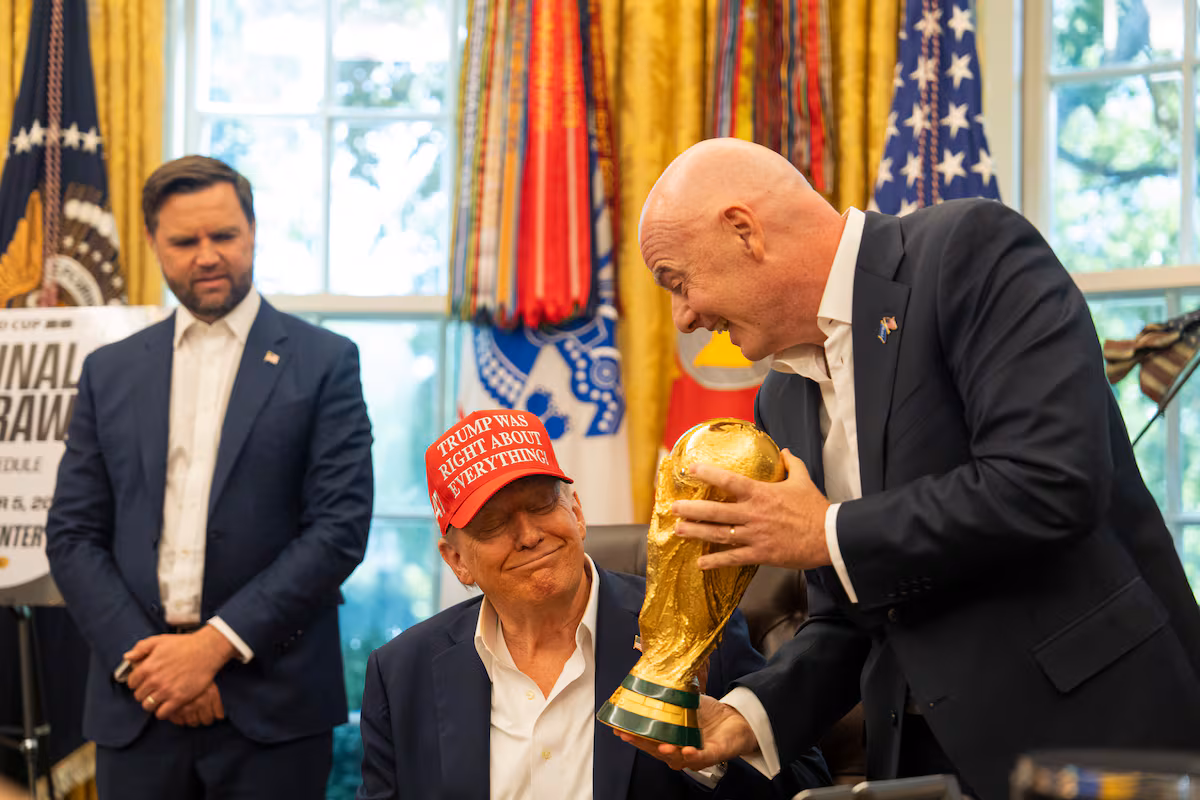 El oportuno idilio entre Infantino y Trump para que el mundo MAGA ame el fútbol EL PAÍS