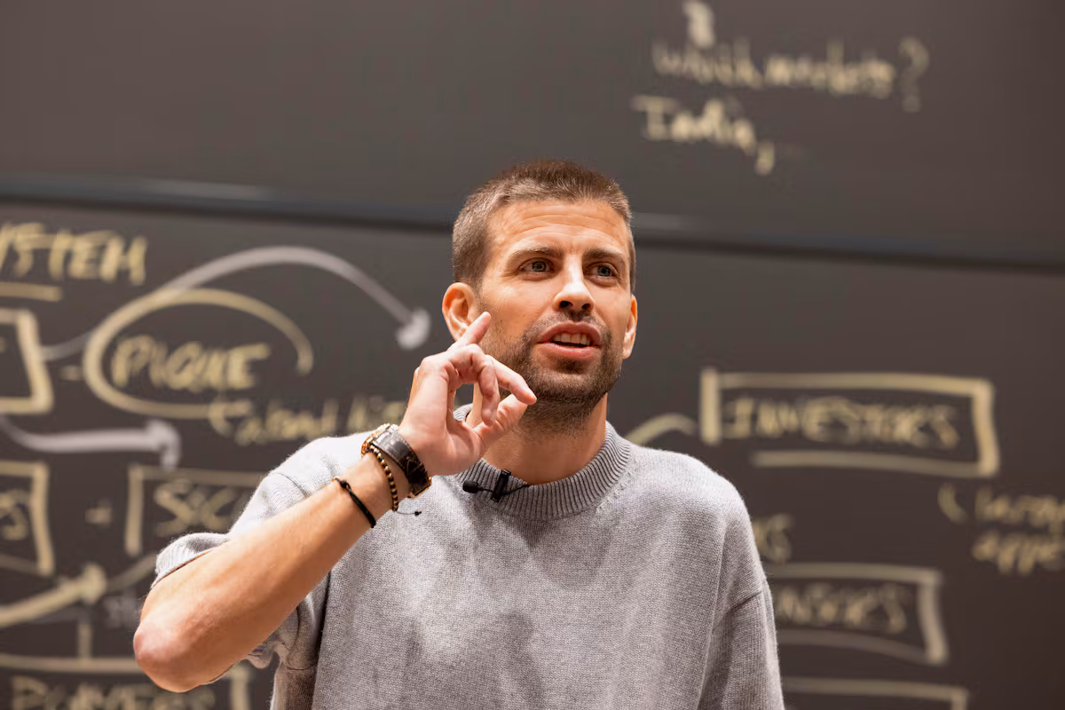 Gerard Piqué debuta como profesor invitado en Harvard analizando el fenómeno de la Kings League EL PAÍS