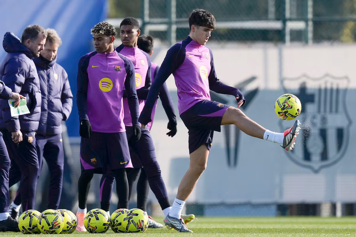 Hansi Flick: “Anímicamente, estamos todos mal. La derrota contra el Chelsea ha sido difícil” EL PAÍS