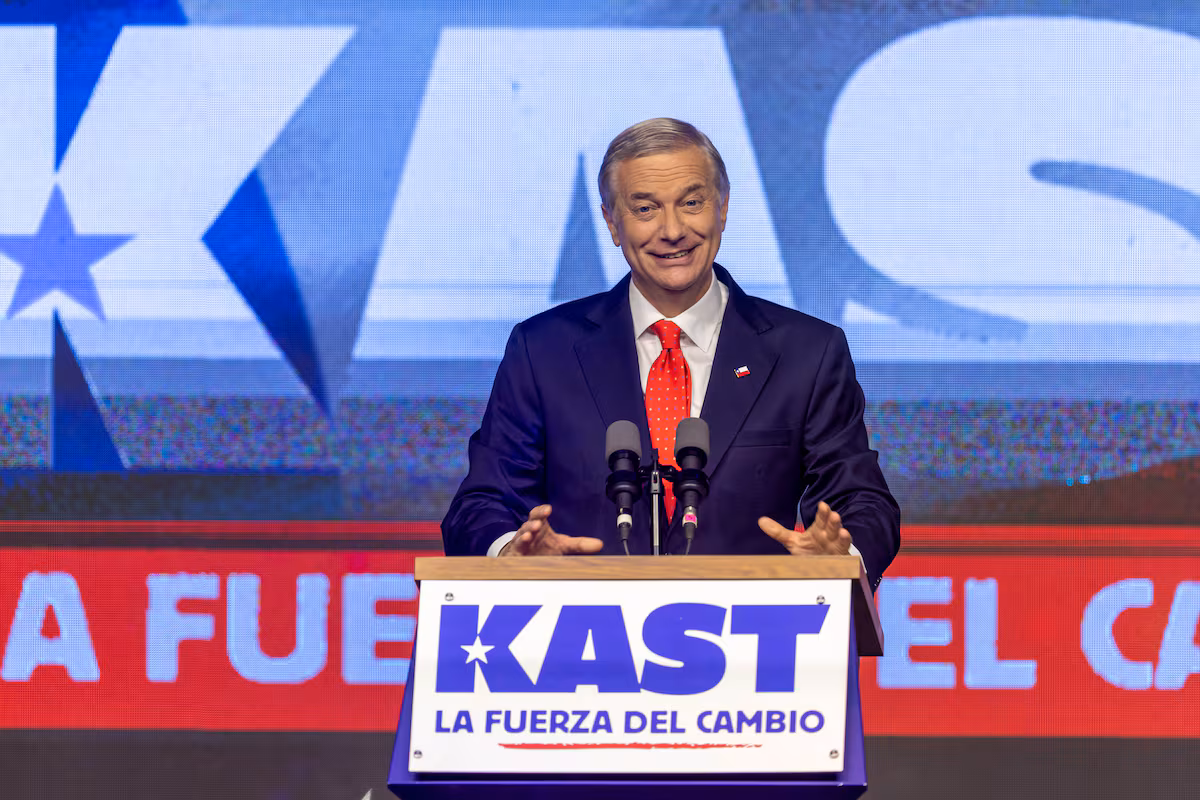 Kast amenaza a los inmigrantes irregulares: “Quedan 103 días para que salgan voluntariamente de Chile” EL PAÍS