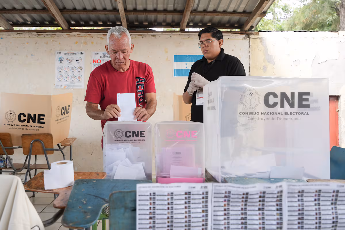 La falta de resultados electorales sumerge a Honduras en el caos político y la incertidumbre EL PAÍS