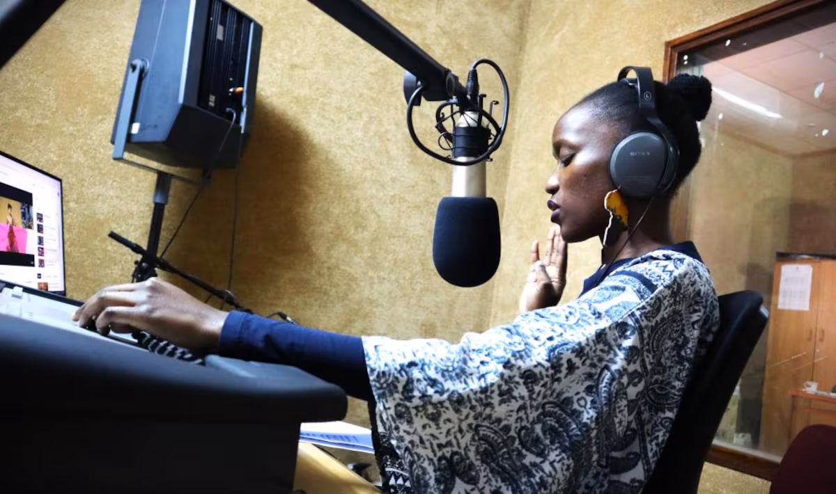 Los DJ de la vacuna de la polio que luchan contra la desinformación en Mozambique EL PAÍS