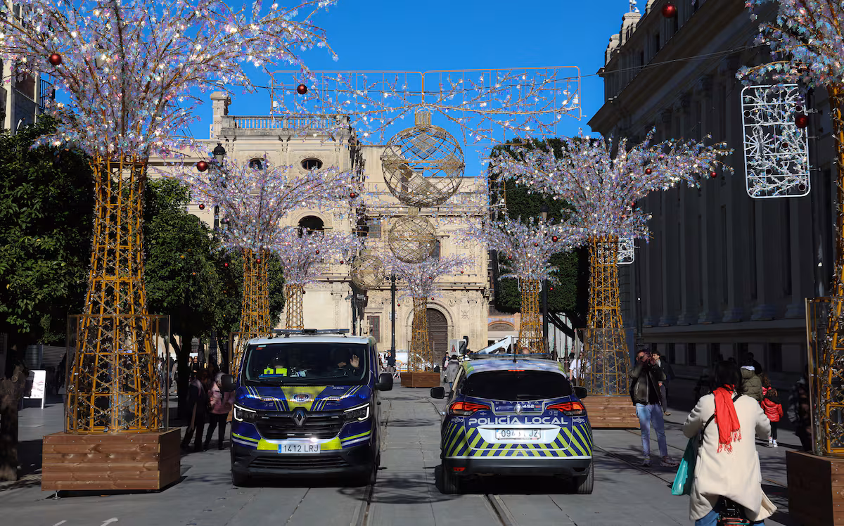 Sevilla se queda sin plan de seguridad para Navidad a 48 horas del encendido de las luces EL PAÍS