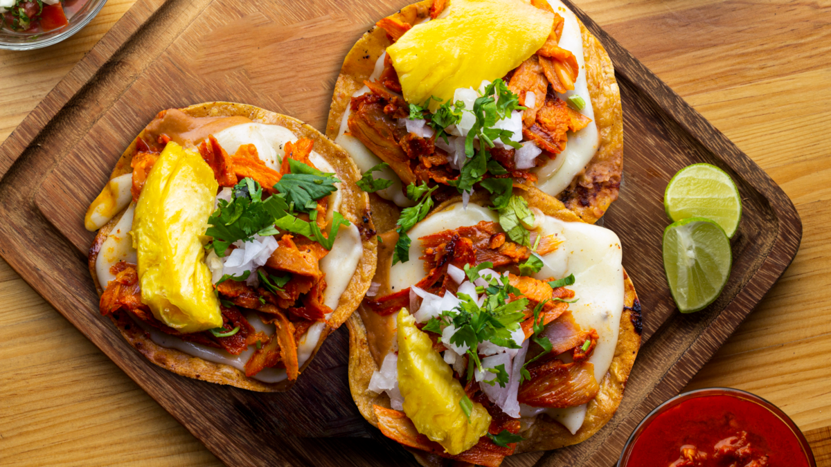 'El Tizoncito' lleva 59 años perfeccionando el taco al pastor en México y ahora llegó a Bogotá 'El Tizoncito' lleva 59 años perfeccionando el taco al pastor en México y ahora llegó a Bogotá