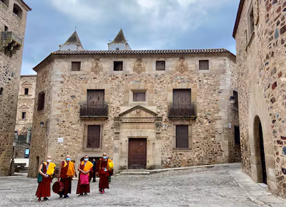 La eterna espera del buda mangurrino: Cáceres aguarda durante seis años la construcción de un santuario con una estatua de 47 metros La eterna espera del buda mangurrino: Cáceres aguarda durante seis años la construcción de un santuario con una estatua de 47 metros