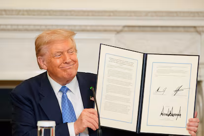 Armenia y Azerbaiyán escenifican el acuerdo de paz de Trump con tímidos intercambios comerciales Armenia y Azerbaiyán escenifican el acuerdo de paz de Trump con tímidos intercambios comerciales
