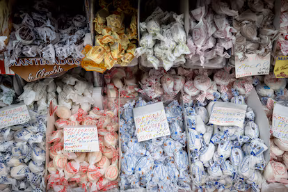 Los “bollos del cole” que te harán viajar a tu infancia se venden en una mantequería centenaria de Madrid Los “bollos del cole” que te harán viajar a tu infancia se venden en una mantequería centenaria de Madrid