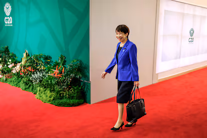 El movimiento Sanakatsu o cómo Sanae Takaichi, la primera ministra de Japón, se ha convertido en prescriptora involuntaria de estilo El movimiento Sanakatsu o cómo Sanae Takaichi, la primera ministra de Japón, se ha convertido en prescriptora involuntaria de estilo