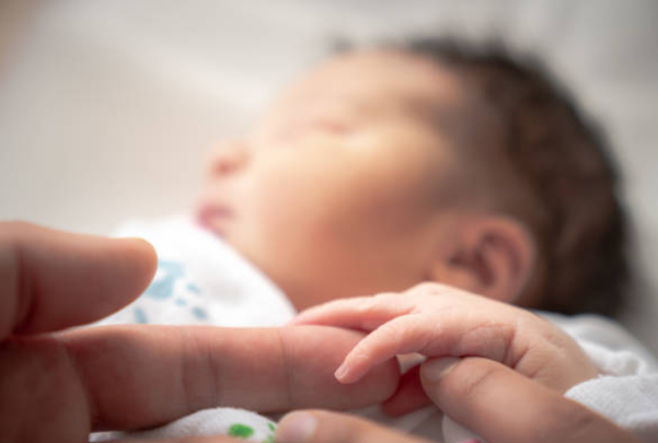 ¿Qué vacunas deben tener al día los adultos antes de viajar en fin de año? Expertos advierten sobre riesgos y recomendaciones La madre del pequeño se cuidó durante el embarazo y no hay alteraciones genéticas entre la familia del bebé.