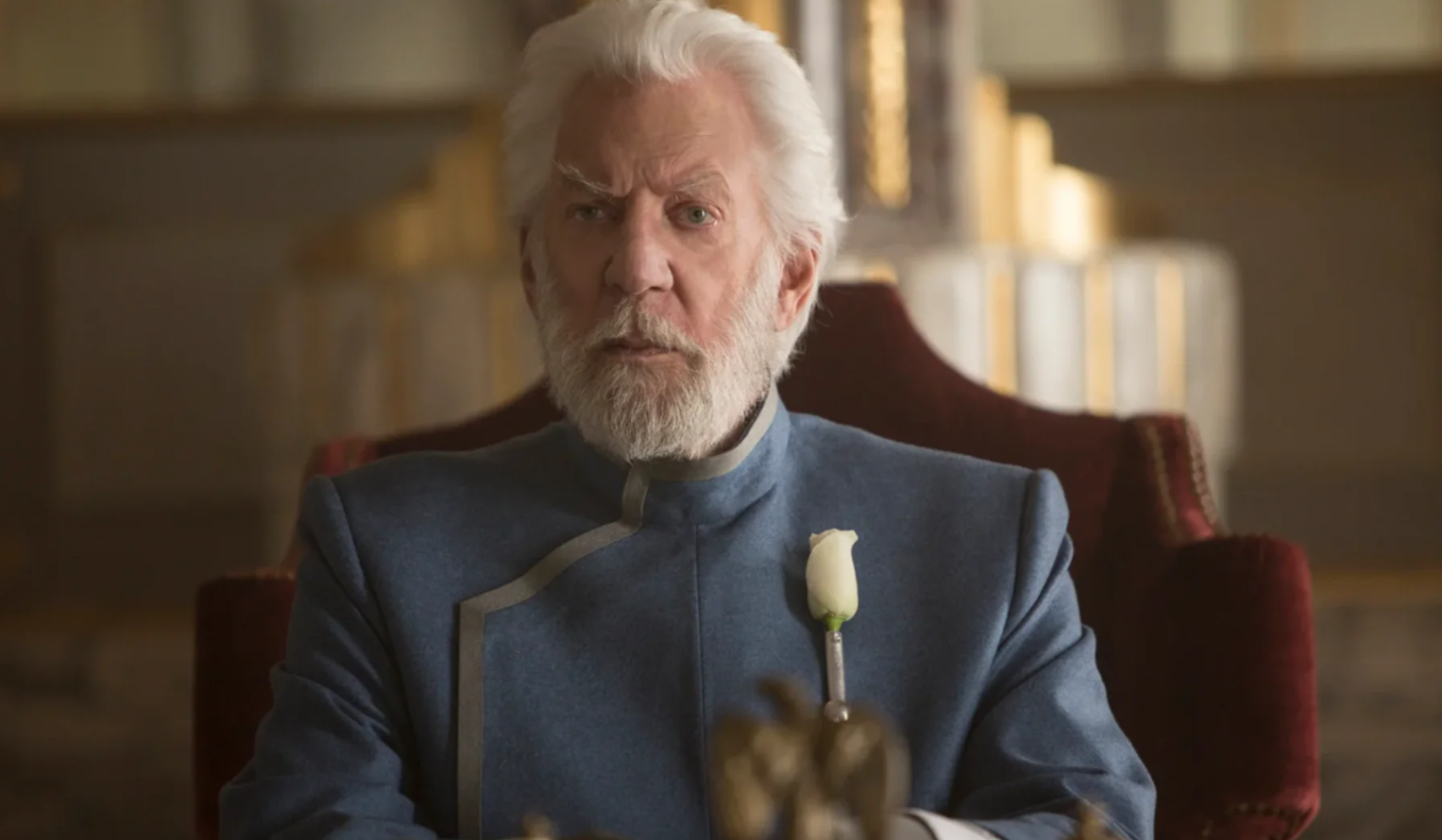 Jennifer Lawrence y Josh Hutcherson regresan a Los 'Juegos del Hambre' en la precuela 'Amanecer en la cosecha' Donald Sutherland en los Juegos del Hambre. Su hijo anunció este jueves el fallecimiento de su padre.