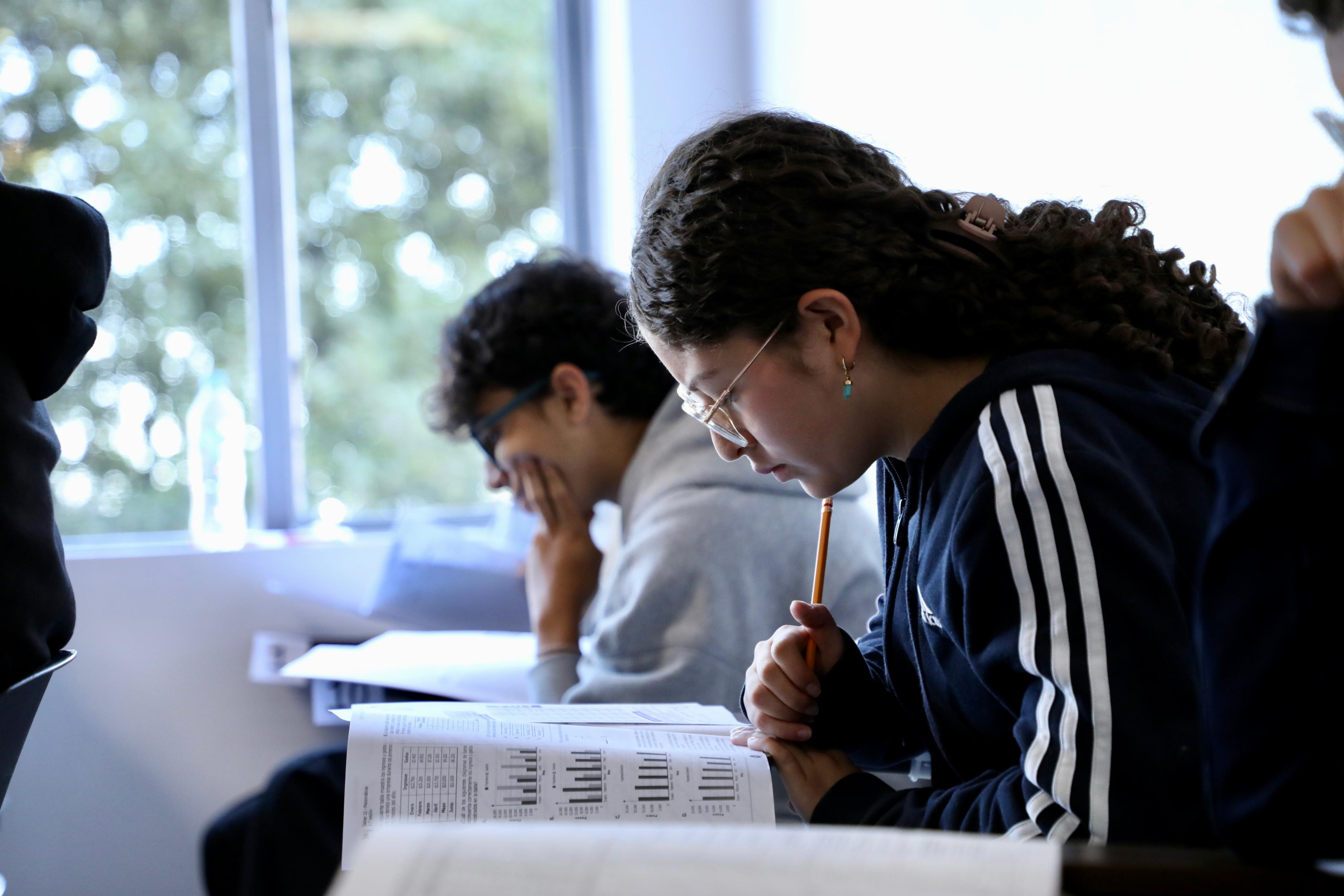 Colfuturo dejará de recibir recursos del Gobierno para becas en el exterior: cambios en el programa desde 2026 Pruebas Saber 11