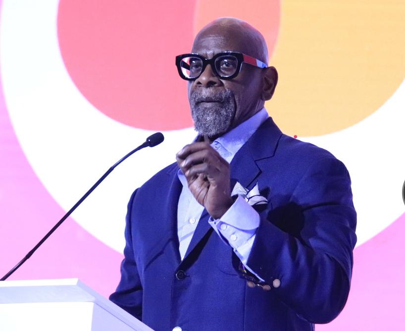 Demanda millonaria contra Jada Pinkett Smith por amenazar a uno de los amigos más cercanos de Will Smith Chris Gardner, empresario y filántropo