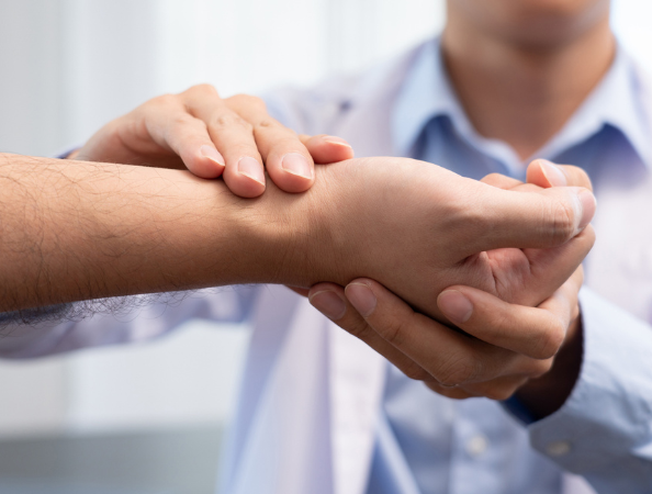 Expertos de Harvard revelan por qué suenan las articulaciones y cuándo ir al médico Artritis