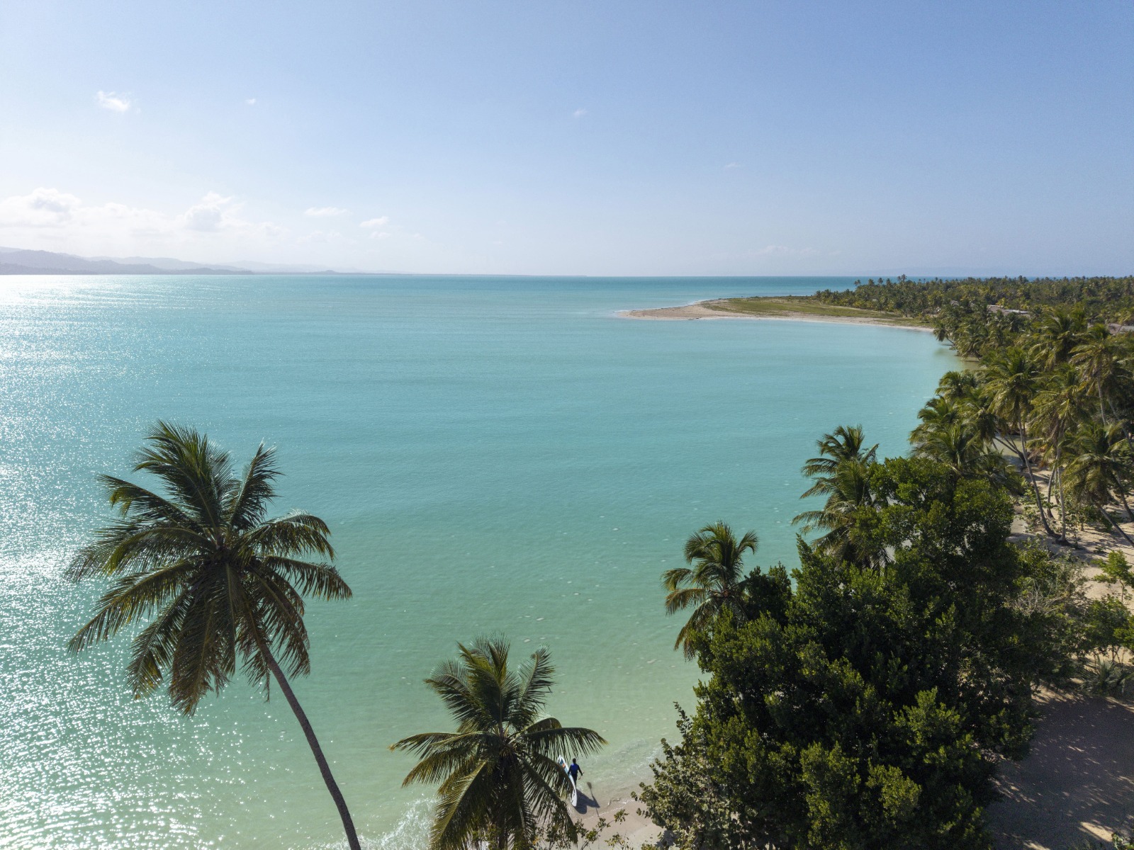 República Dominicana le apuesta a Santo Domingo: un libro de lujo y mucho merengue en Nueva York abrieron la jornada cultural en la ciudad La bahía playa costa esmeralda es un nuevo destino en República Dominicana.