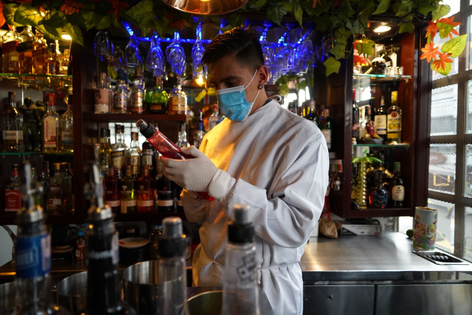 Cómo activar el ‘modo Halloween’ de WhatsApp: paso a paso Personal de la Secretaría de Salud realiza operativos de control en puntos de venta de dulces y bebidas.