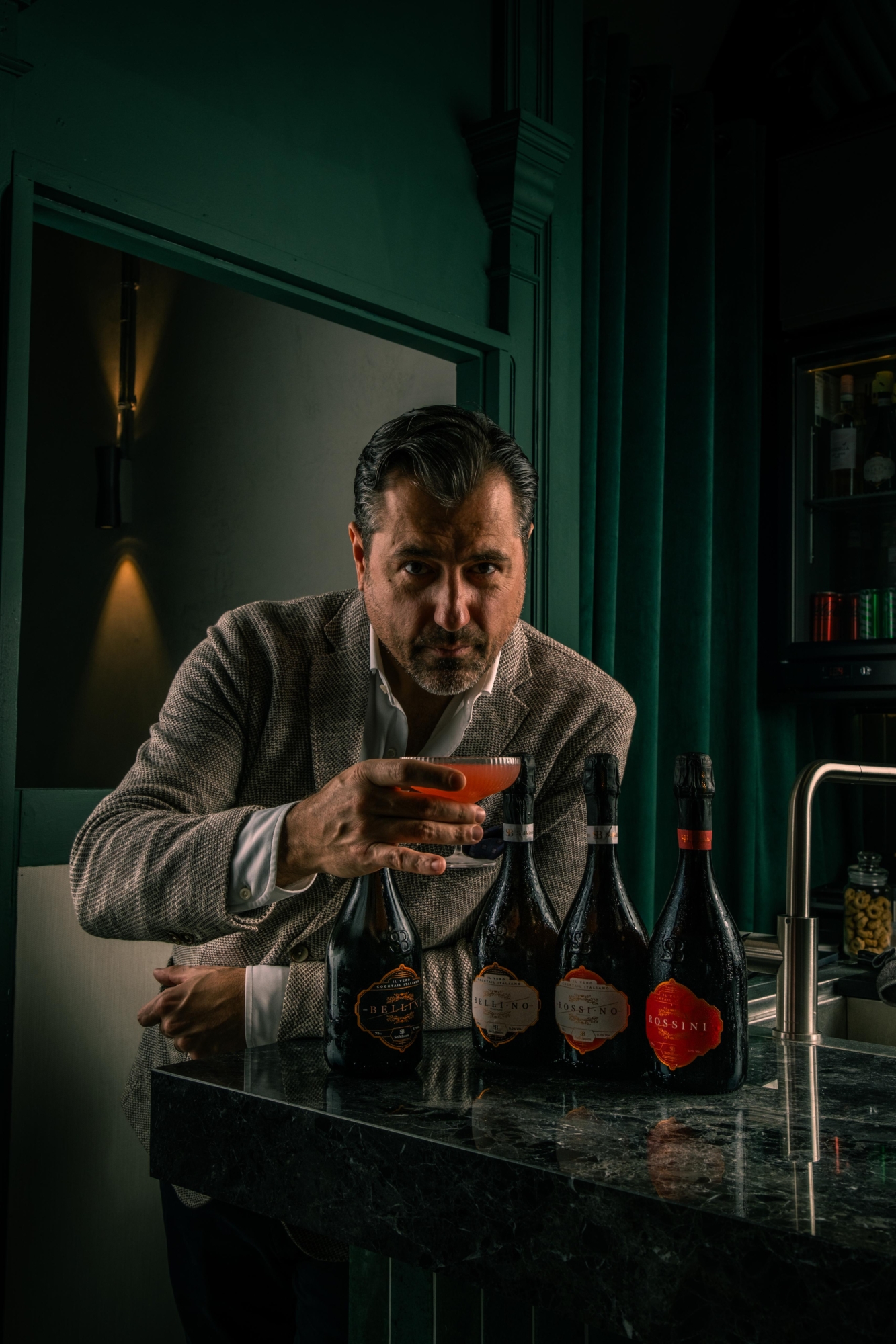 Visita a Sastrería Martínez, uno de los mejores bares del mundo, en Lima: donde el coctel viste de gala El mixólogo y empresario italiano Giancarlo Mancino llega a Pizzardi Artigianale.