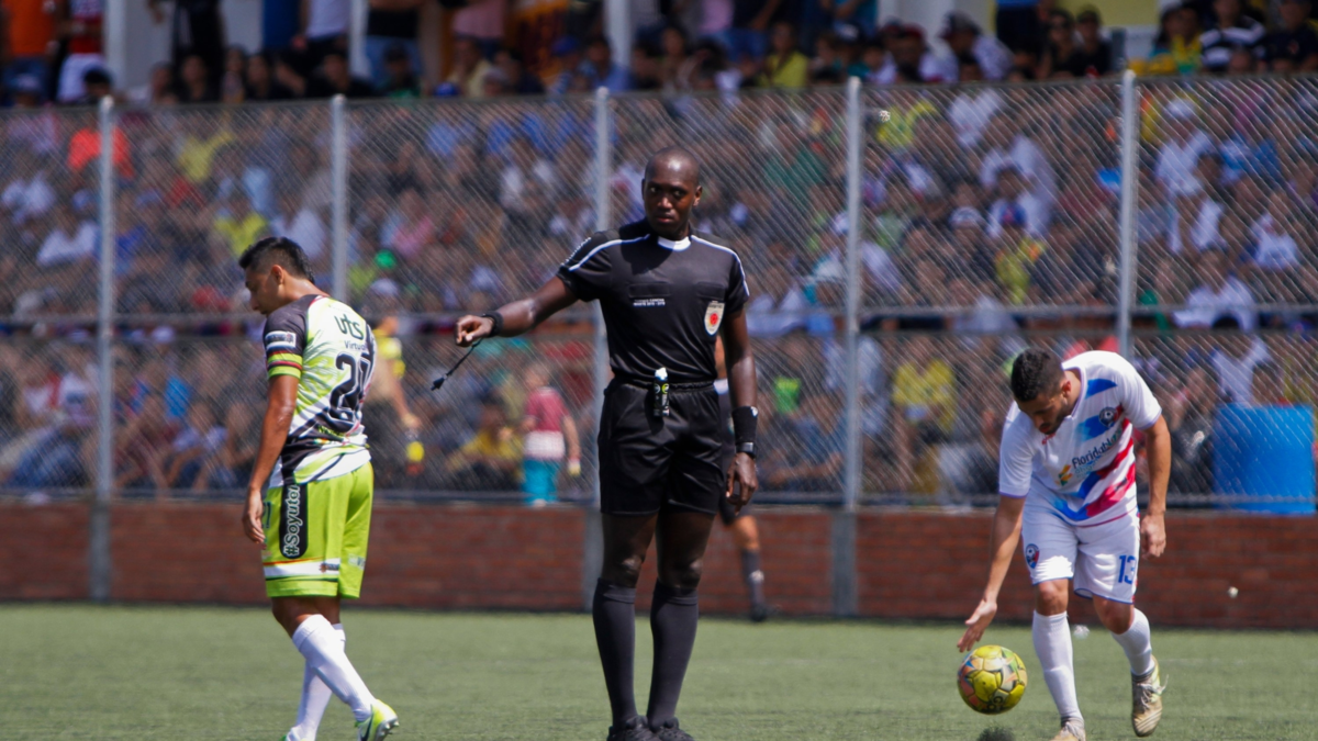 La Comisión Arbitral hizo una barrida de árbitros para el 2026: bajó a cinco de la pretemporada y saldrían del panel de la Liga Betplay La Comisión Arbitral hizo una barrida de árbitros para el 2026: bajó a cinco de la pretemporada y saldrían del panel de la Liga Betplay