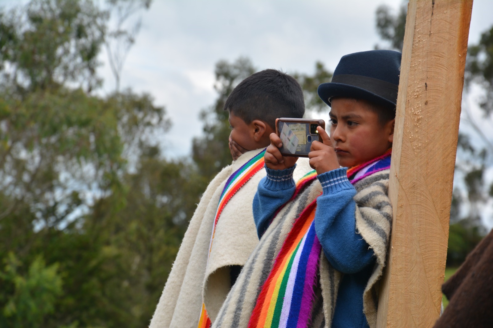 Candente puja entre el ministro de Educación y el alcalde de Cali por la Universidad del Oriente: mandatario pidió respaldo; esto dijo ministro Rojas A sus 7 años, Samuel es uno de
los seis custodios
del banco de semillas en su escuela.