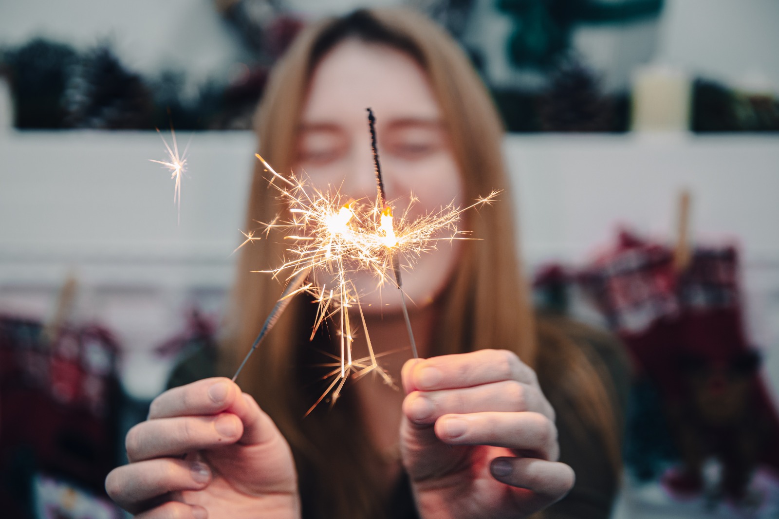 ¿Cómo decorar espacios pequeños en Navidad sin que se vea saturado? pólvora