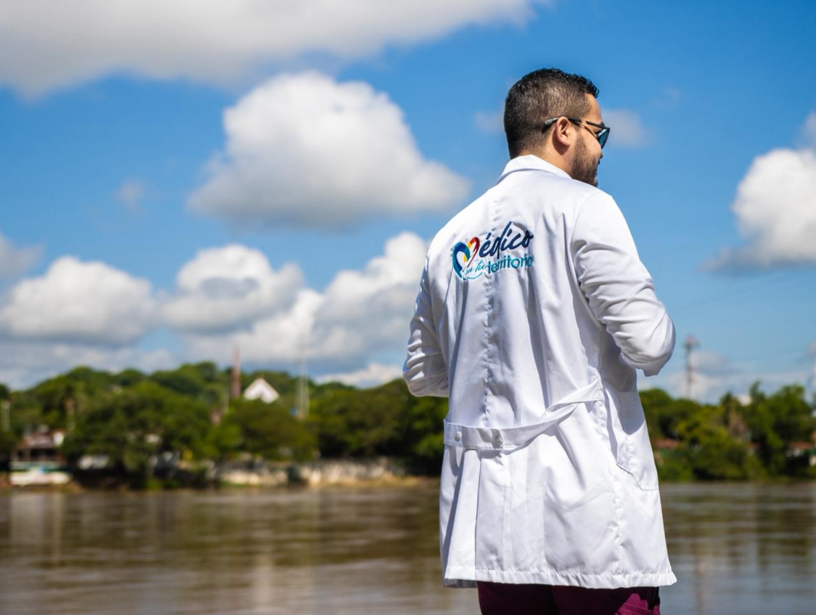Pasajeros de vuelos comerciales respiran niveles elevados de partículas ultrafinas durante el embarque y el rodaje, según afirma un estudio ‘Médico en tu Territorio’ es un programa que garantiza la prestación del servicio médico de salud en los municipios que más lo necesitan.