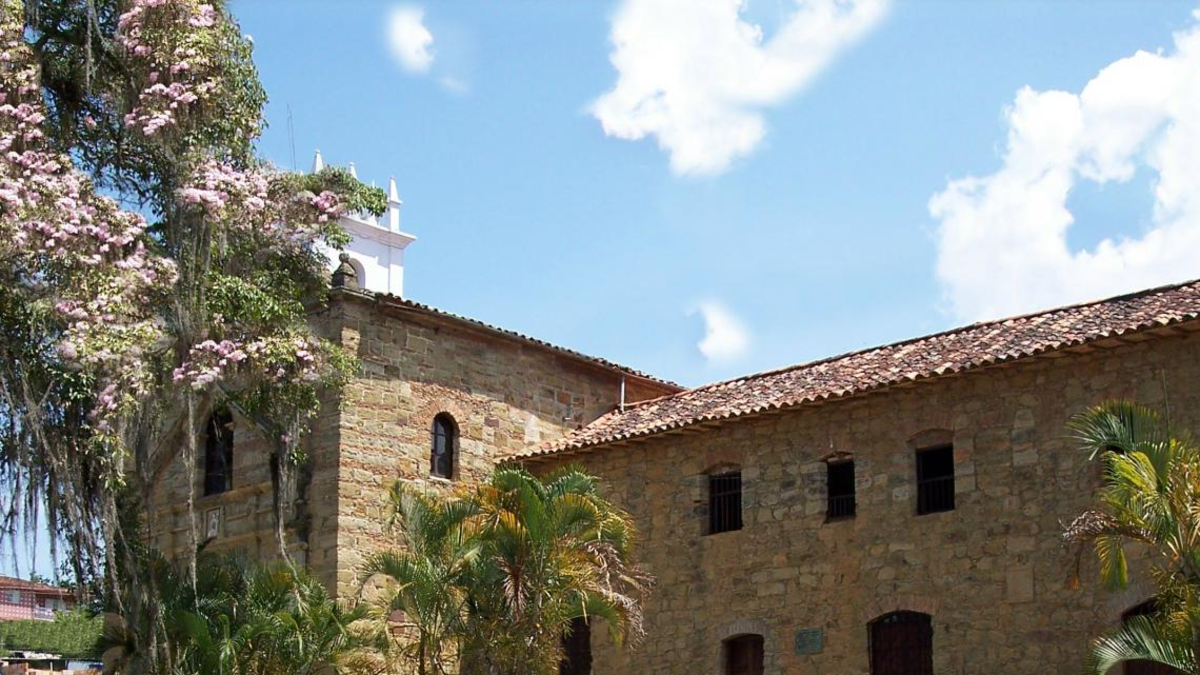 Así es el pueblo de Colombia con la catedral de piedra mas grande del país y un gran legado histórico Así es el pueblo de Colombia con la catedral de piedra mas grande del país y un gran legado histórico