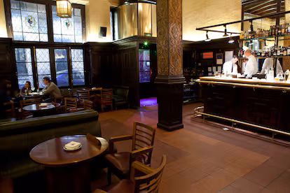 “Aquí pasan cosas que en otros sitios no pasan”: ¿qué tiene que tener un bar para convertirse en un epicentro cultural? “Aquí pasan cosas que en otros sitios no pasan”: ¿qué tiene que tener un bar para convertirse en un epicentro cultural?