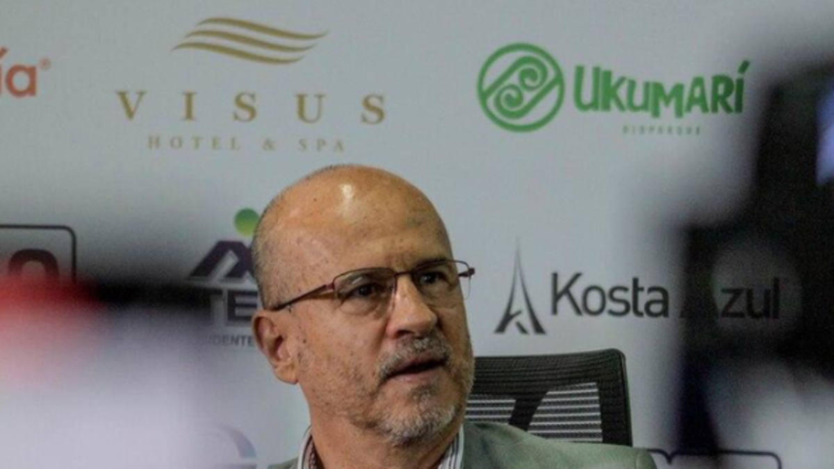 Álvaro López Bedoya, presidente del Deportivo Pereira, recibió millonaria multa de la Superintendencia de Sociedades por desatender órdenes Álvaro López Bedoya, presidente del Deportivo Pereira, recibió millonaria multa de la Superintendencia de Sociedades por desatender órdenes