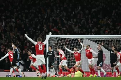 Tabla de posiciones de la Premier League: Arsenal sigue como líder Arsenal se afianza en la punta de la Premier: vapuleó a Aston Villa