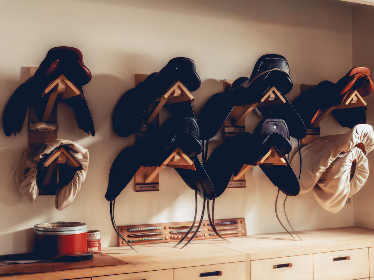 Así funciona la red de talleres y escuelas de artesanía de Hermès, el centro de la marca de lujo francesa EL PAÍS